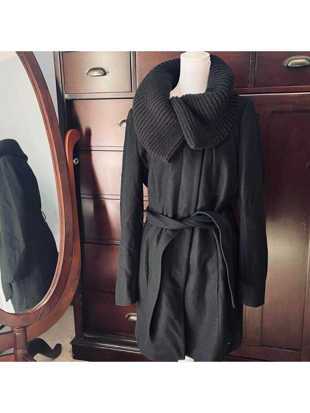 Chic Black Wool Blend Coat with Cozy Ribbed Collar and Belt
